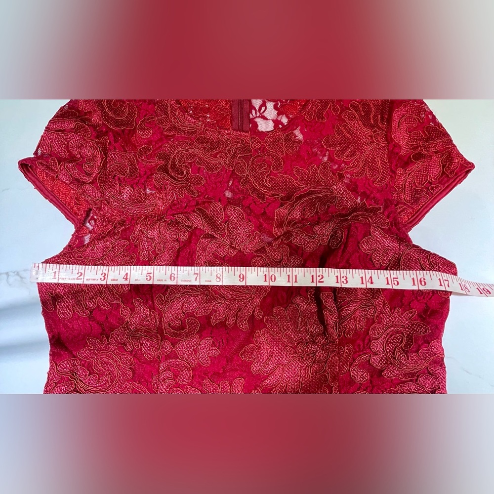 NM Neiman Marcus Sparkly Dress, Glittery Red Lace with Sequins Size 10 - Picture 7 of 8